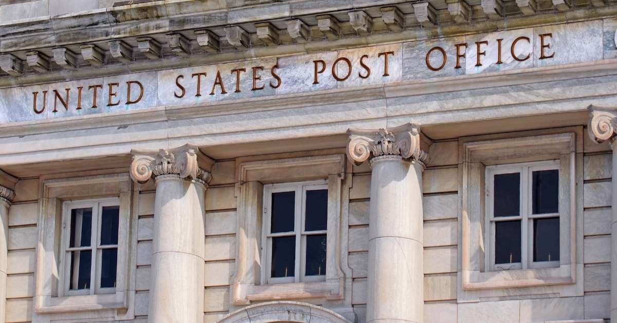 front facade of US Post Office building