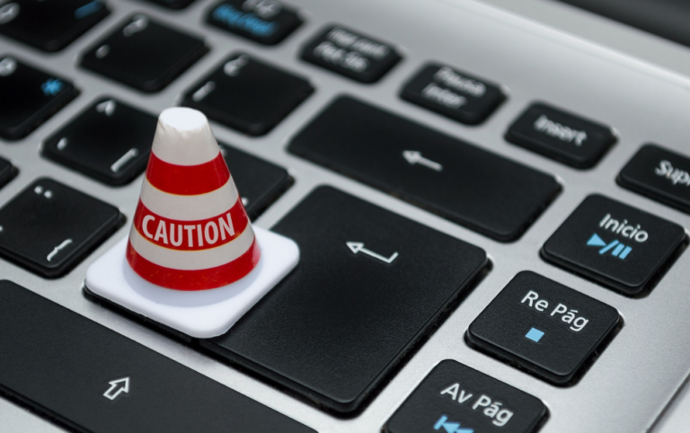 Four-Signs-Your-Customer-May-Be-in-Financial-Distress-768x482