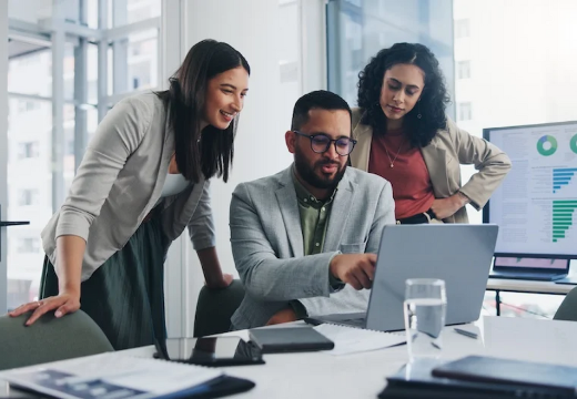 additional services - three people at laptop